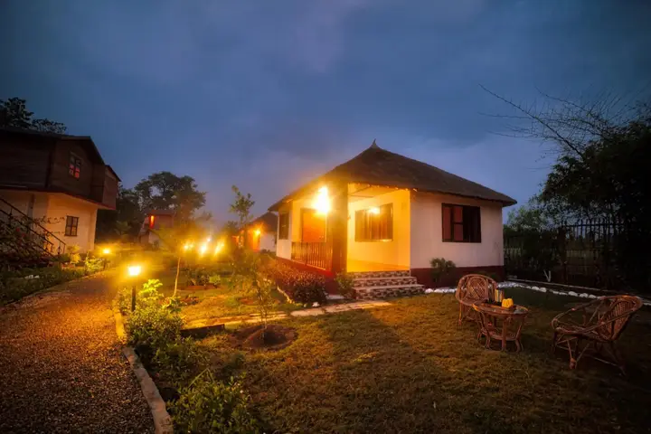 Наинитал: Rhea Safari Lodge