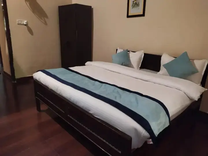 Наинитал: Rhea Safari Lodge