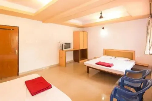 Верем: Hotel Sai Prabhavati