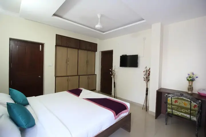 Бангалор: White Feather Hotel
