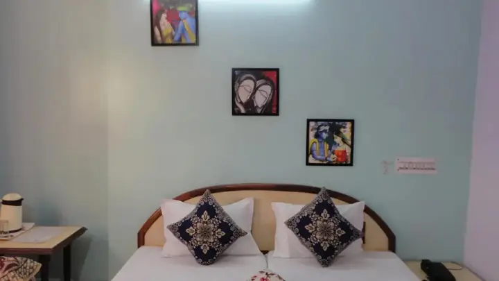 Агра: Hotel Swarajya Palace