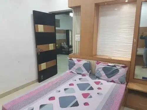 Нью-Дели: Luxury Inn