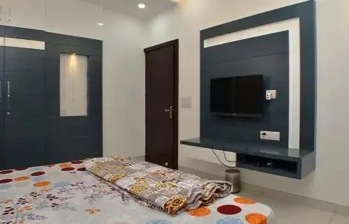 Нью-Дели: Luxury Inn