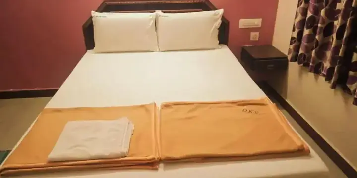 Тирупати: Hotel DKR residency