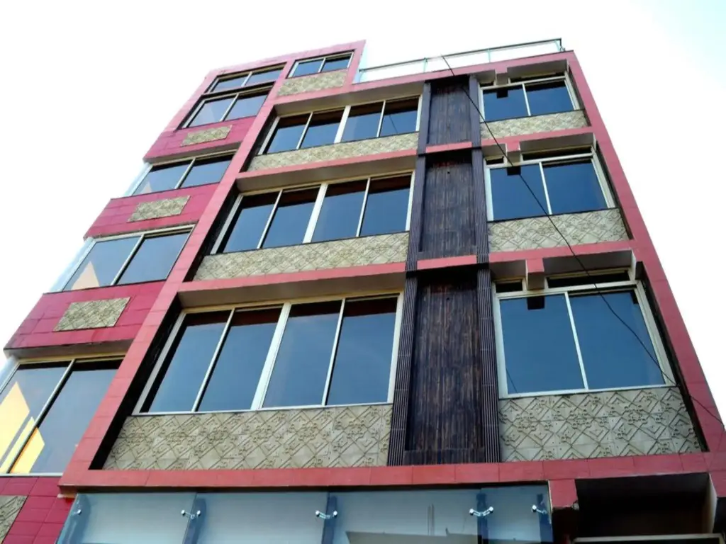 Пачмарай: Hotel Rock Manor