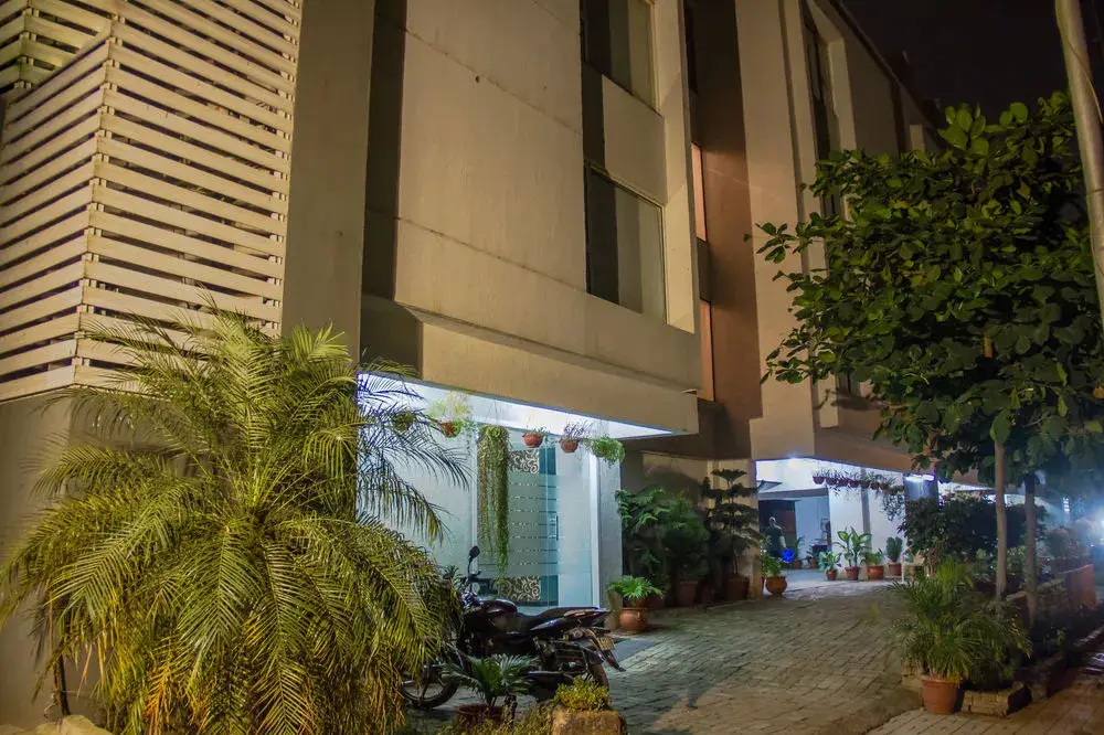 Пуна: 14 Square Kharadi