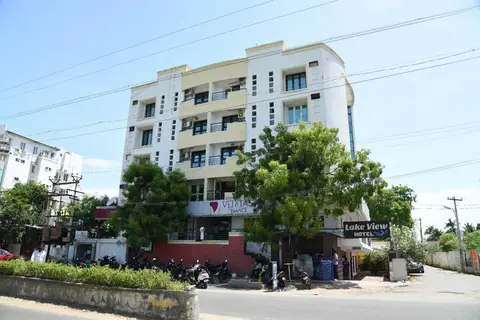 Lake View Hotel — фото 1