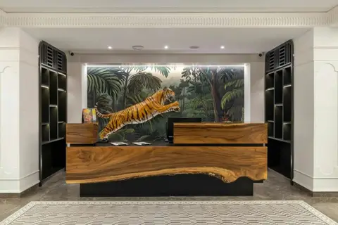 ZIBE Luxe Hyderabad by GRT Hotels — фото 1