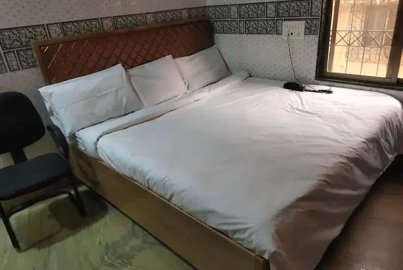 Нави-Мумбай: Hotel Sai Shradha