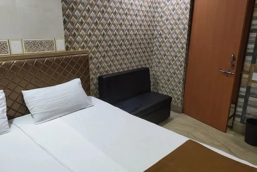 Нави-Мумбай: Hotel Sai Shradha
