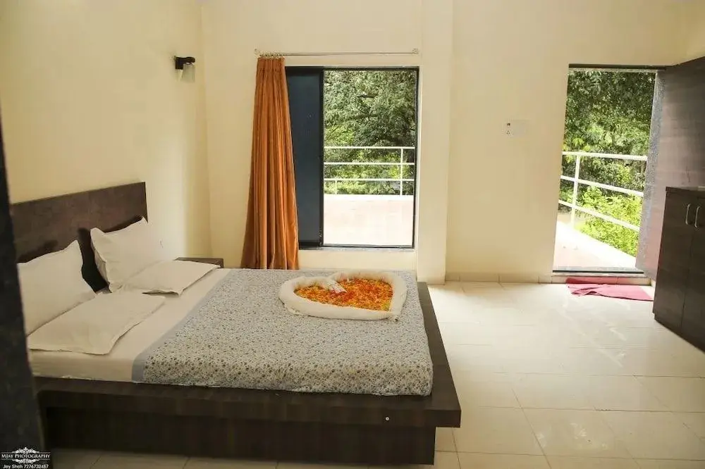 Тхане: Krishna Resorts and Water Park