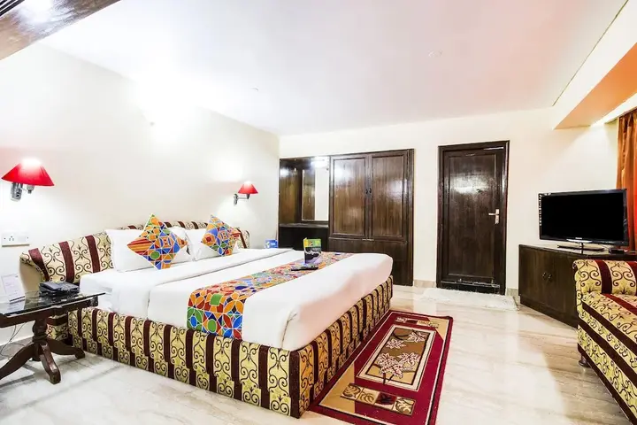 Канпур: FabHotel Mayfair Inn