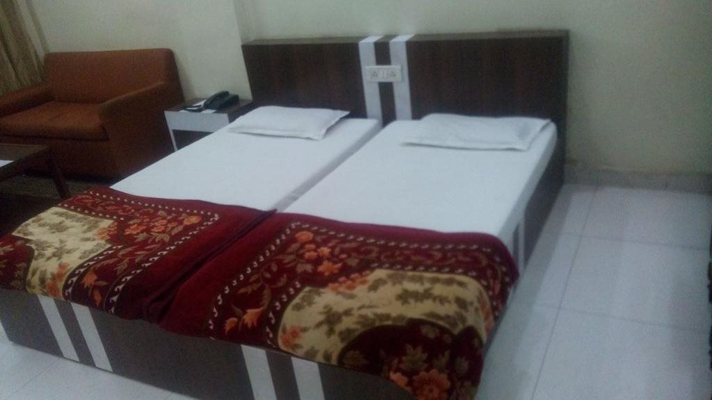 Канпур: Hotel Mangalam