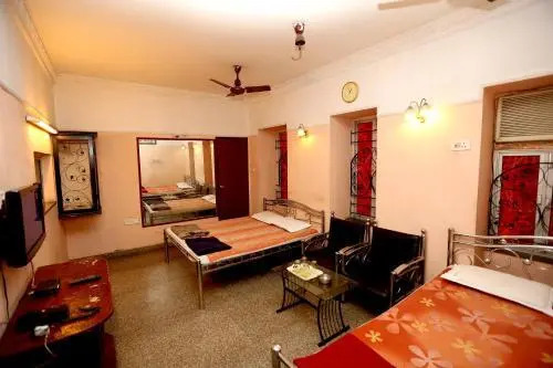 Колката: Central Guest House