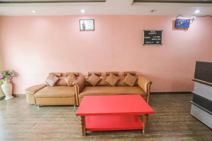 Лонавала: Vista Rooms at Wax Museum