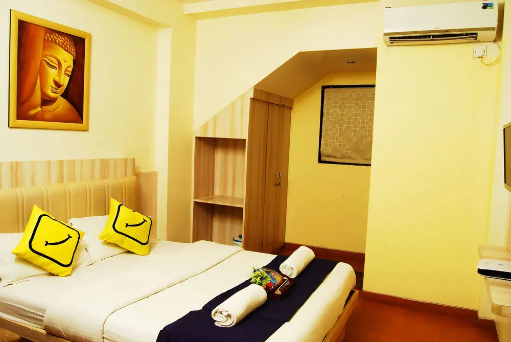 Тхане: Vista Rooms @ Thane Station