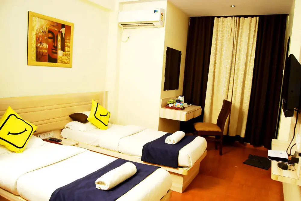 Тхане: Vista Rooms @ Thane Station