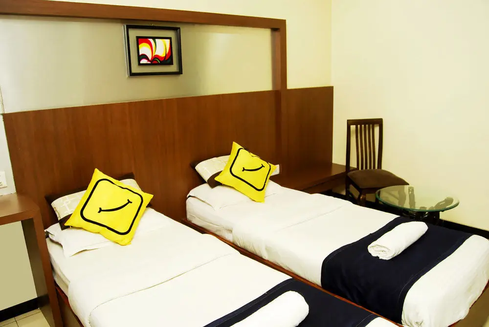 Тхане: Vista Rooms @ Thane Station