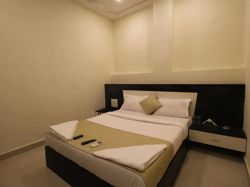 Мумбаи: Hotel Ashir Inn