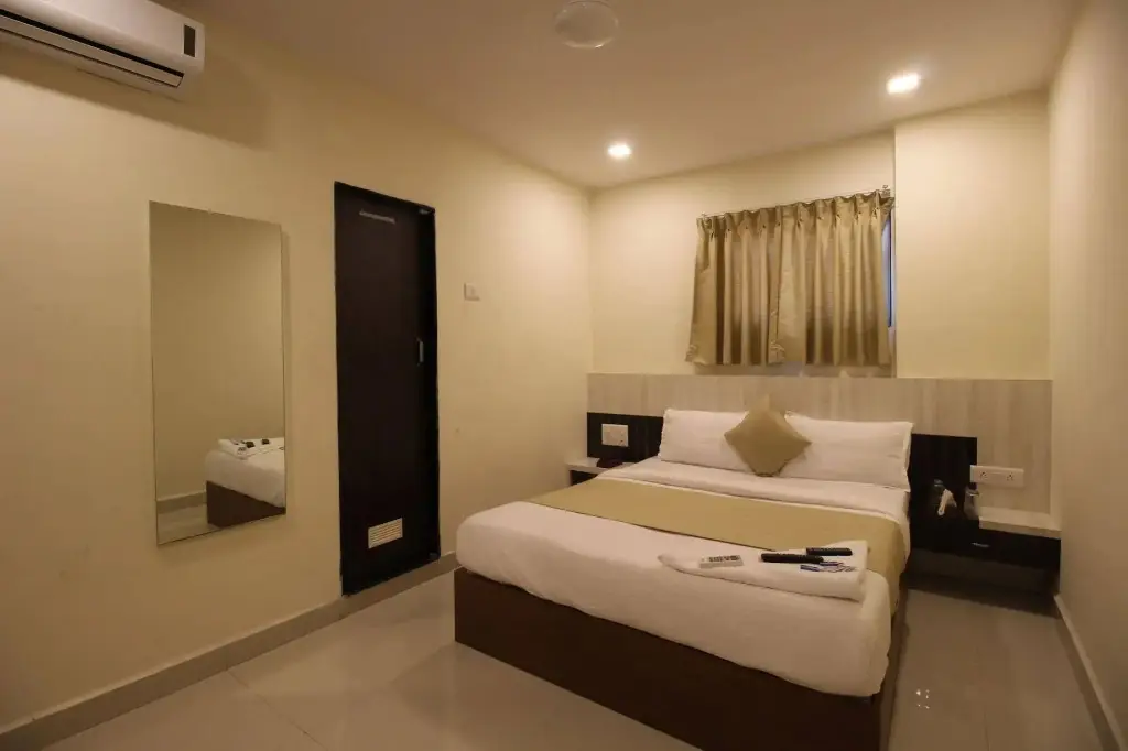 Мумбаи: Hotel Ashir Inn