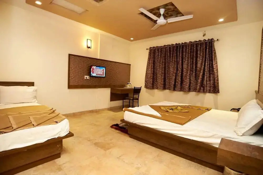Ширди: Hotel Sai Suraj Park