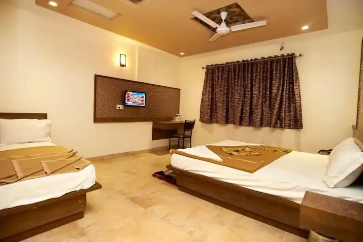 Ширди: Hotel Sai Suraj Park