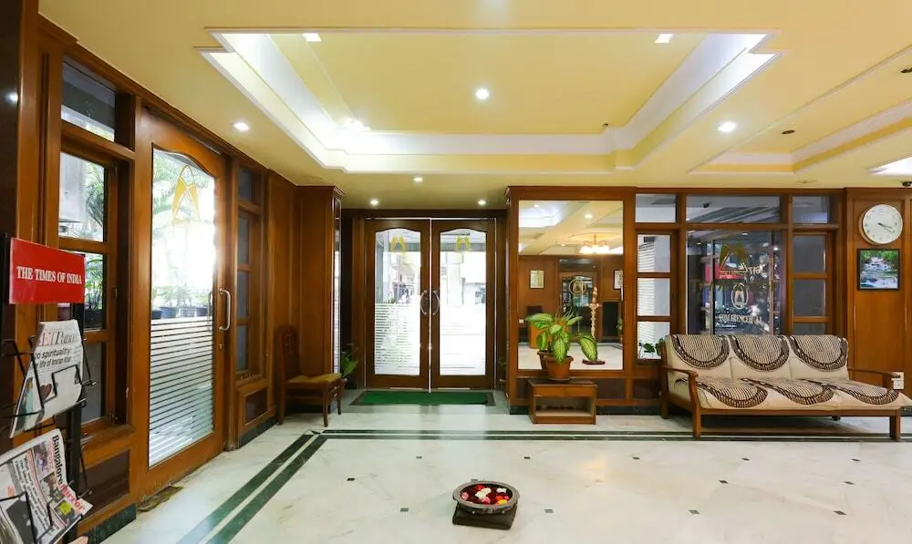 Hotel Adarsha Inn — фото 1