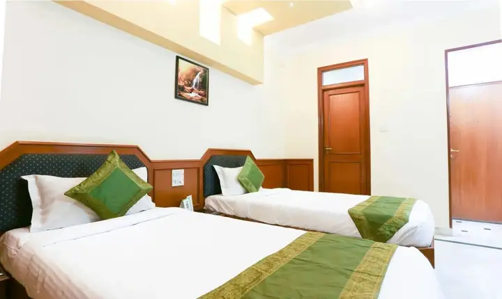 Бангалор: Hotel Adarsha Inn