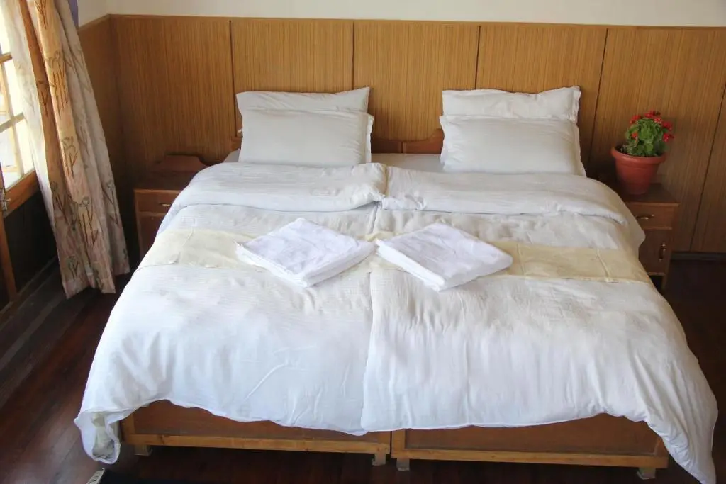 Лех: New Moon Guest House