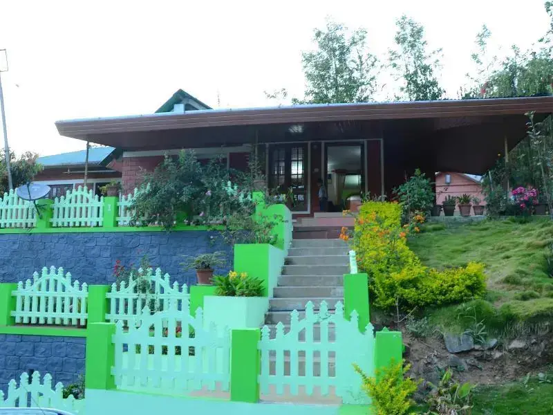 Муннар: Family Care Home Stay
