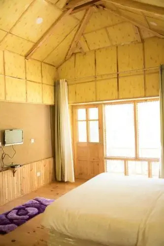 Банджар: Devat Farm Cottage Tirthan Gushaini