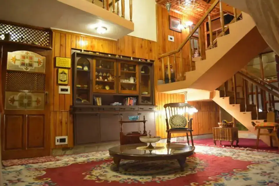 Шринагар: The Cottage Nigeen
