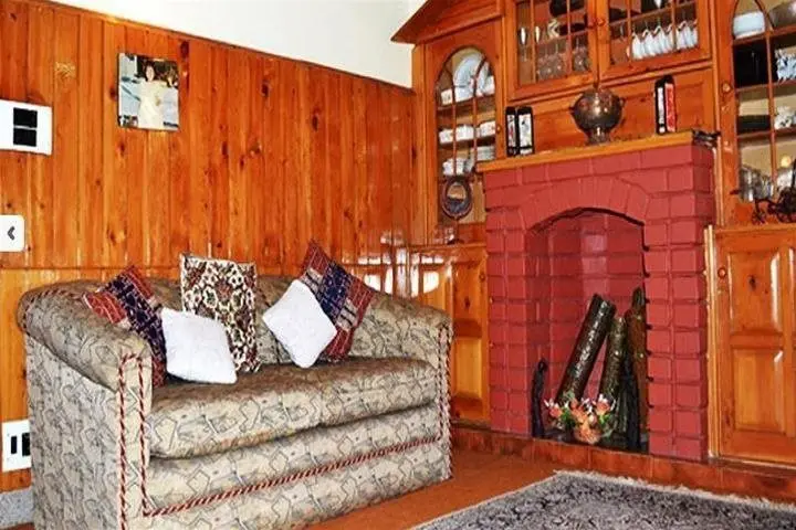 Шринагар: The Cottage Nigeen