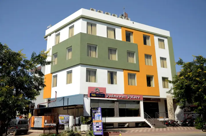 Джайпур: FabHotel Padmavati Palace