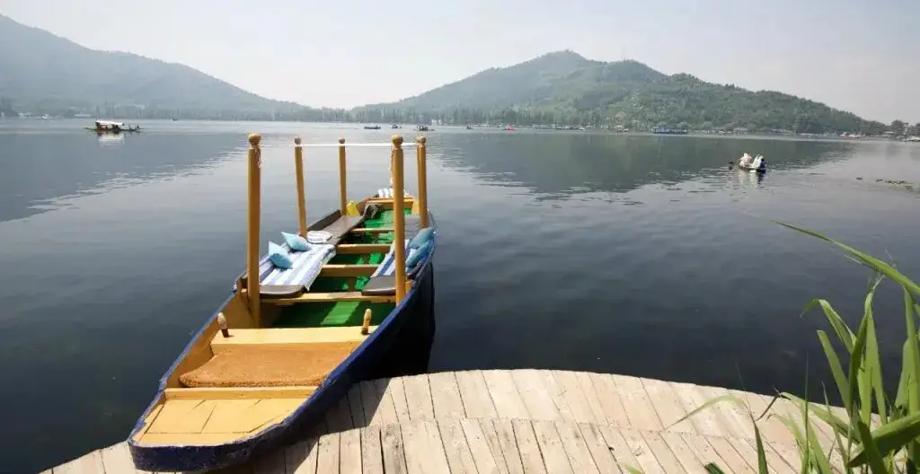 Шринагар: Sukoon Houseboat Kashmir