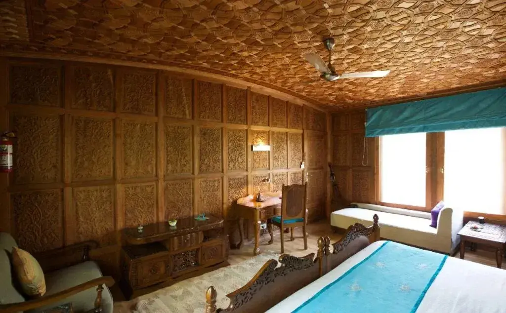 Шринагар: Sukoon Houseboat Kashmir