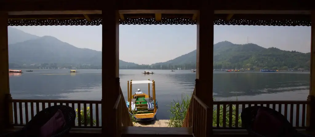 Шринагар: Sukoon Houseboat Kashmir