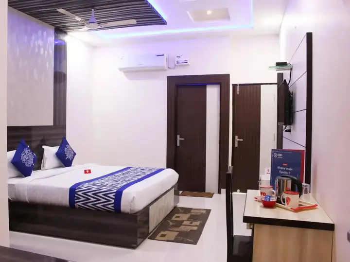 Агра: Hotel Gayatri Residency