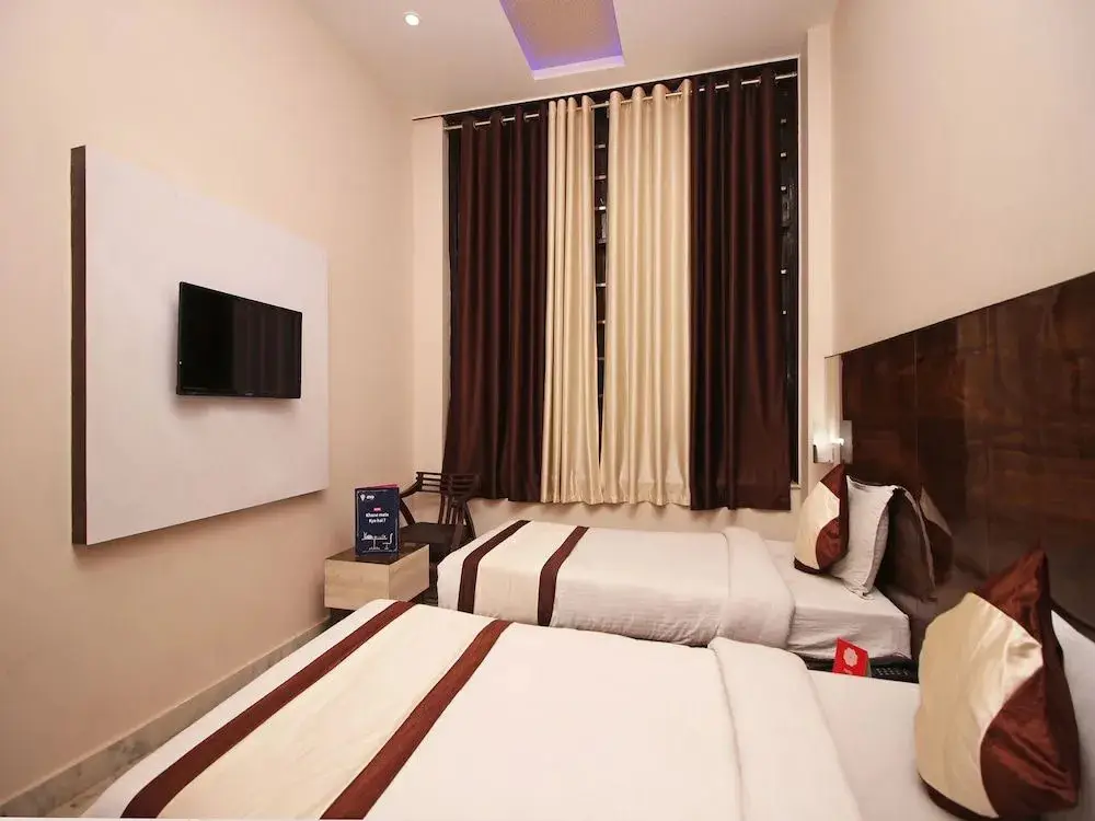 Агра: Hotel Gayatri Residency