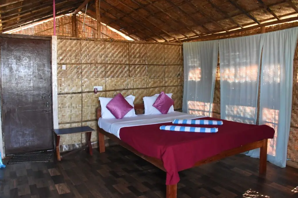 Мандрем: Sunset & Waves Resort