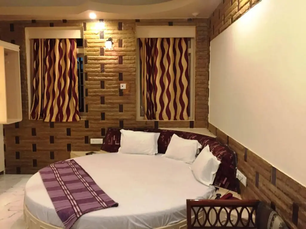 Мумбаи: Hotel Blue Bird Colaba