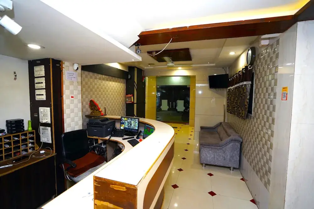Раджкот: Hotel Sk