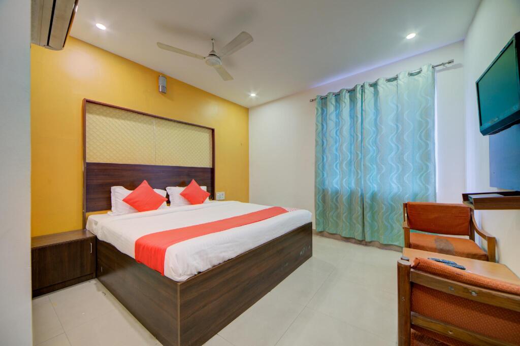 Хидерабад: OYO 4025 Hotel Meredian Orchid