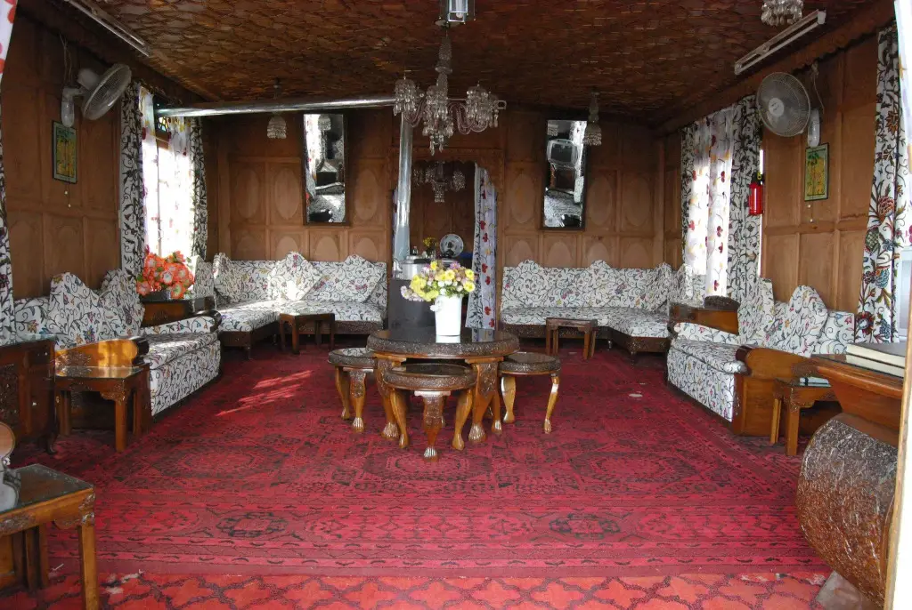 Шринагар: Houseboat Sweet Star