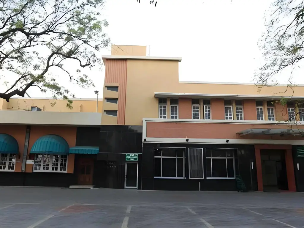 New Woodlands Hotel — фото 1