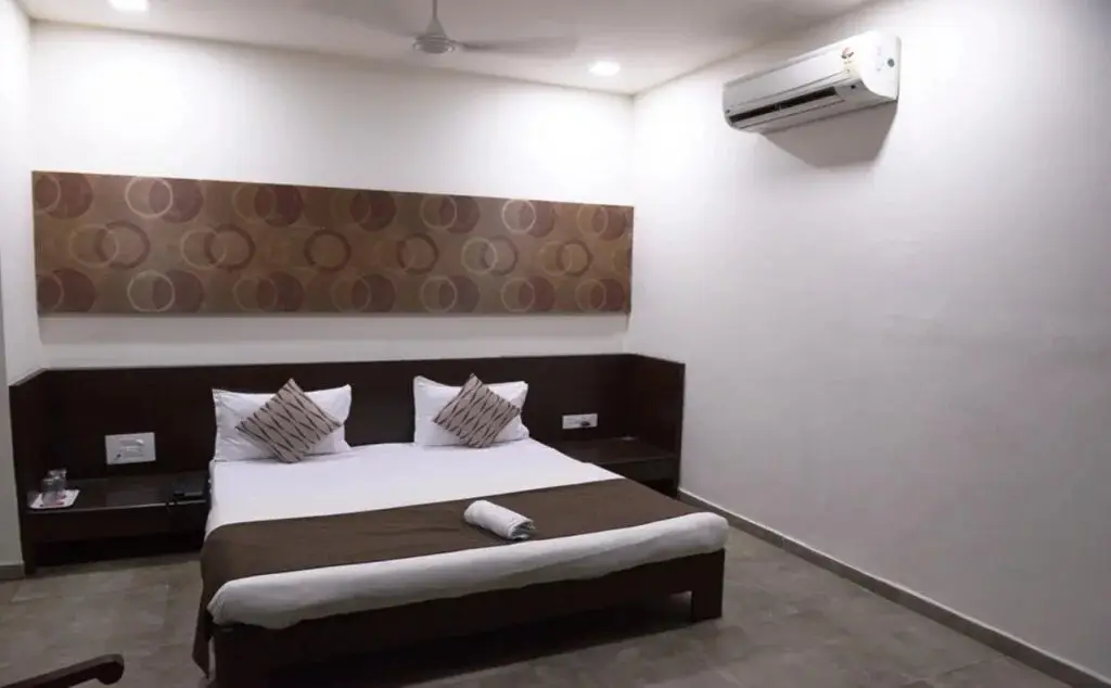 Вадодара: Hotel Palm View Residency