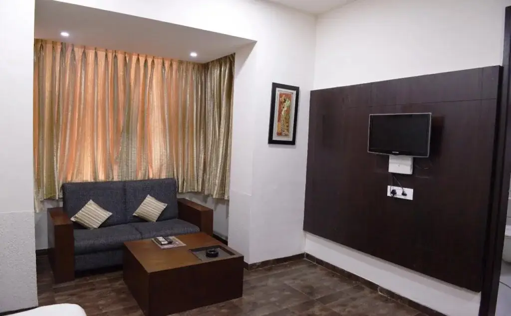 Вадодара: Hotel Palm View Residency