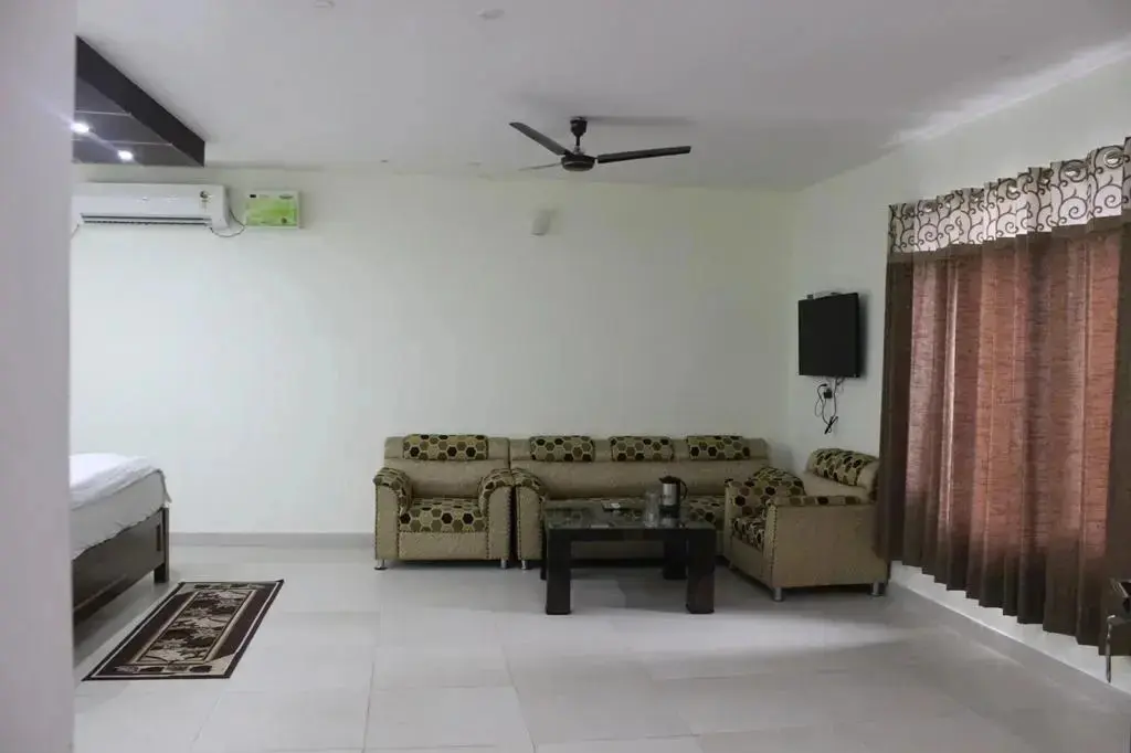 Наинитал: Corbett Aroma Havens Resort
