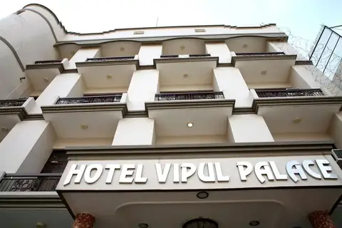 Hotel Vipul Palace — фото 1
