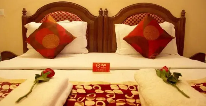 Гуруграм: Emarald Hotel and Resorts